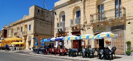Sidewalk cafés in Malta