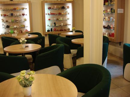 Land of Tea - comfy seating