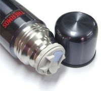 THERMOS Light & Compact Flask 750ml (Photo source: screen capture from site)