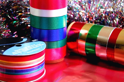 The rainbow of colours in holiday gift wrappings are complemented by teas in the same beautiful spectrum. (Photo credit: Morguefile)