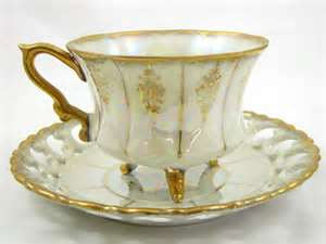 China vintage Iridescent Footed Gold Cut-out TEA CUP & SAUCER Japan (Photo source: Yahoo! Images)